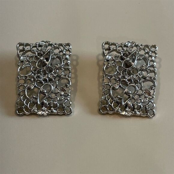 Vintage Emmons Silver Tone Rectangle Filigree Frosted Lace Clip-On Earrings 60s - Picture 6 of 6